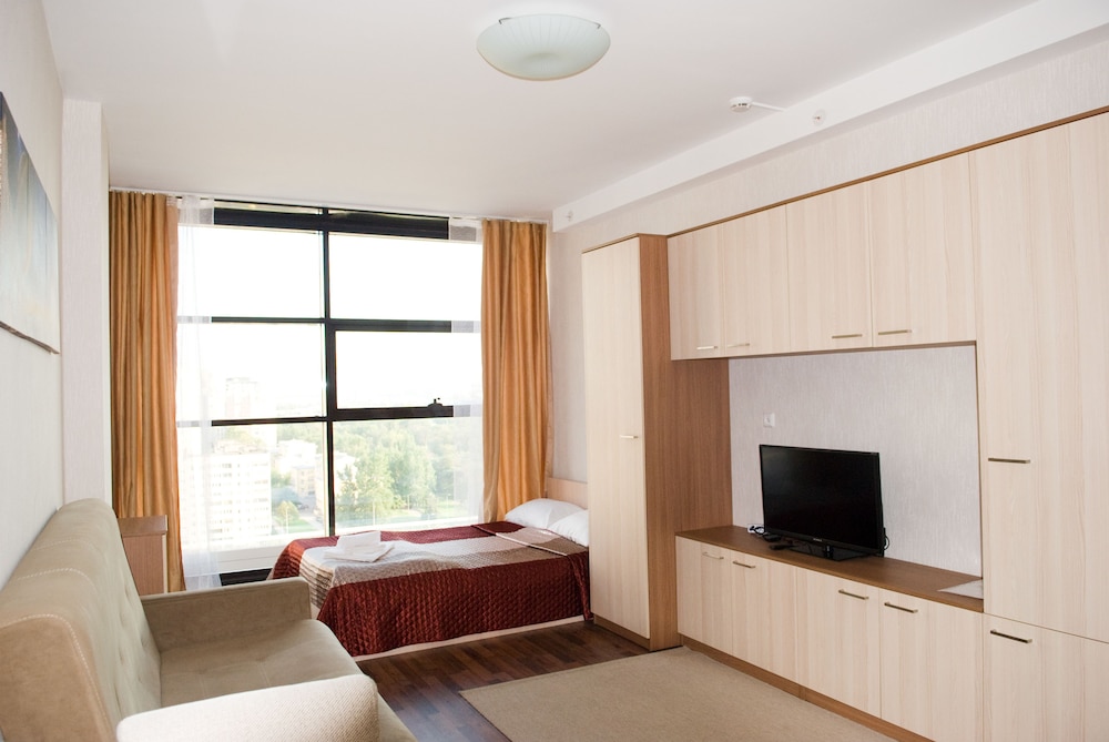 Deluxe Studio, Kitchen, City View
