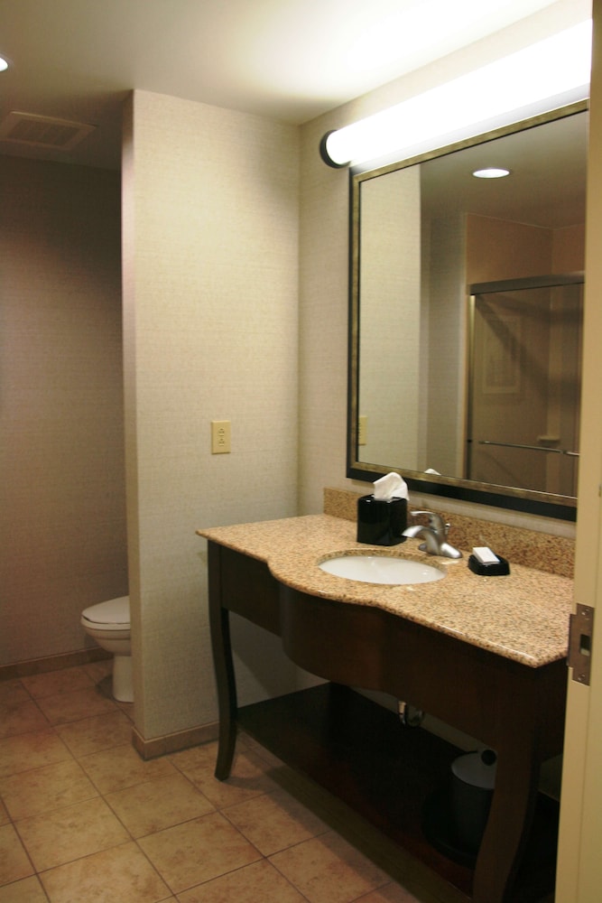 One king bed non smoking - Photo 3