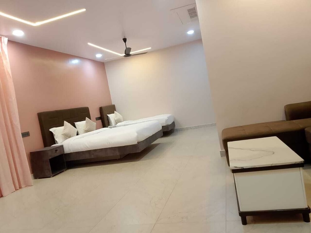 Suite, Balcony