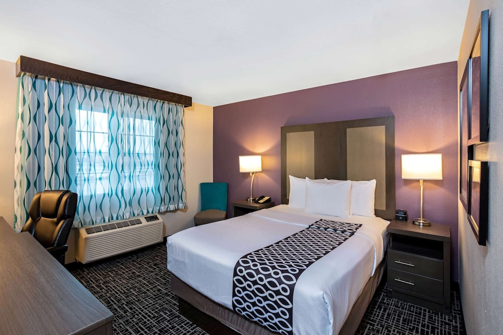 Room, 1 Queen Bed, Non Smoking - Photo 1