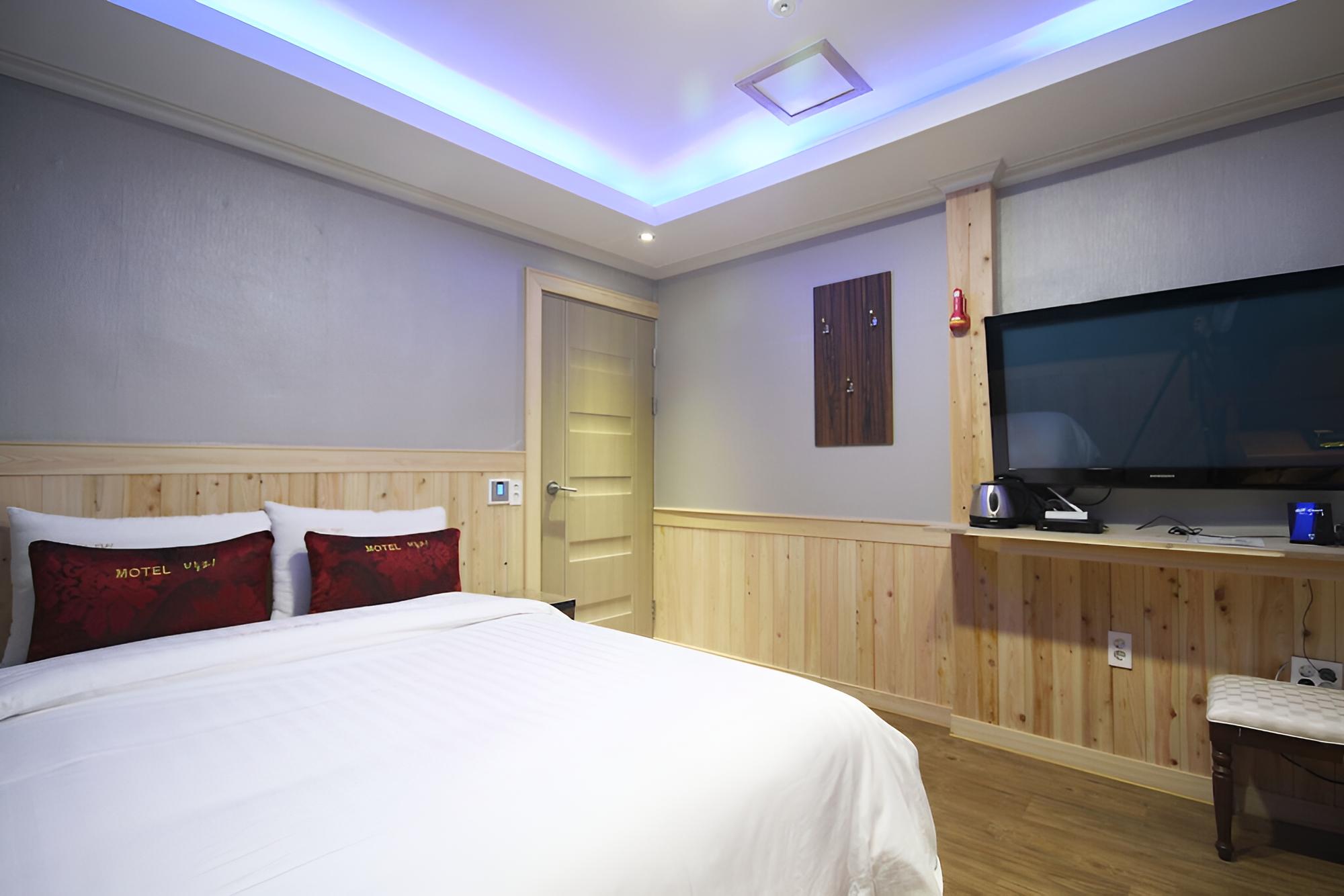 Room (Standard Room) - Photo 17