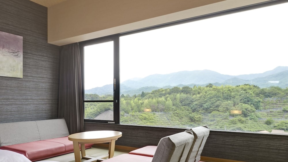 Superior Twin Room, Non Smoking, Mountain View - Photo 6