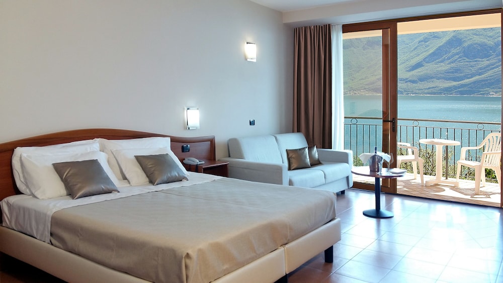 Comfort Double Room, Balcony, Lake View photo 1