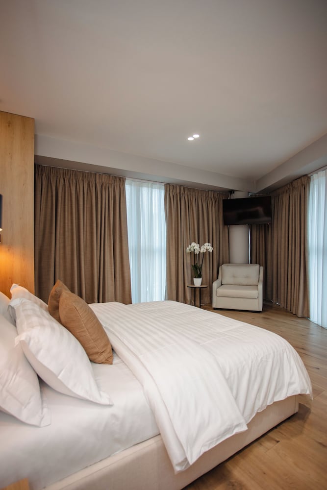 Rozafa room