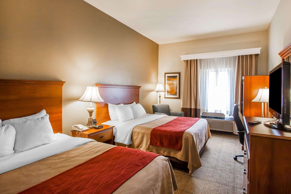 Standard Room, 2 Queen Beds, Non Smoking - Photo 2