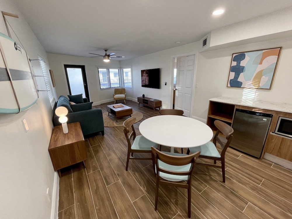 1 Bedroom King Suite Pool View