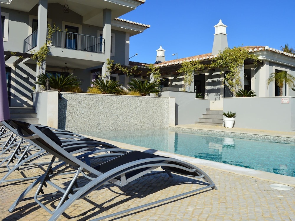 Villa photo 2