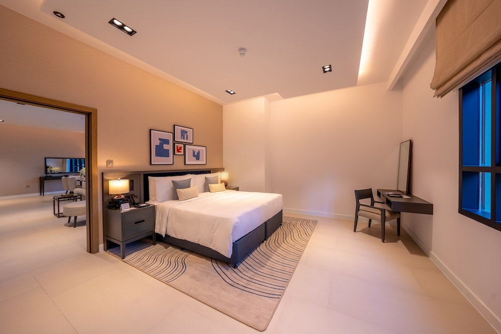 Deluxe Two Bedroom Apartment with Balcony
