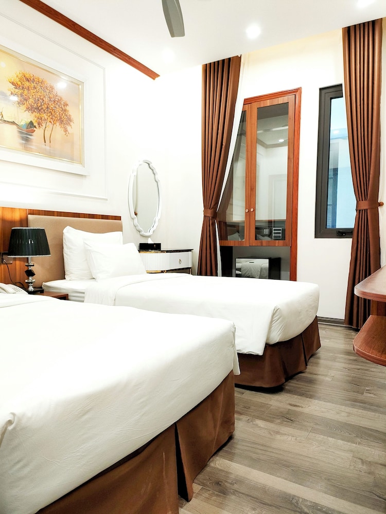 Honeymoon Suite photo 1