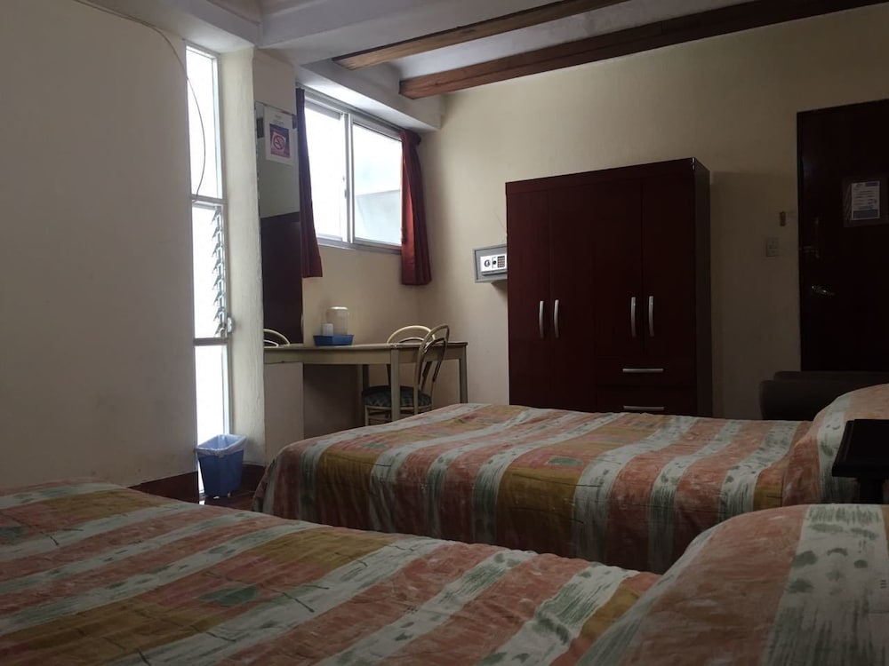 Classic Double Room, Multiple Beds, Non Smoking photo 1
