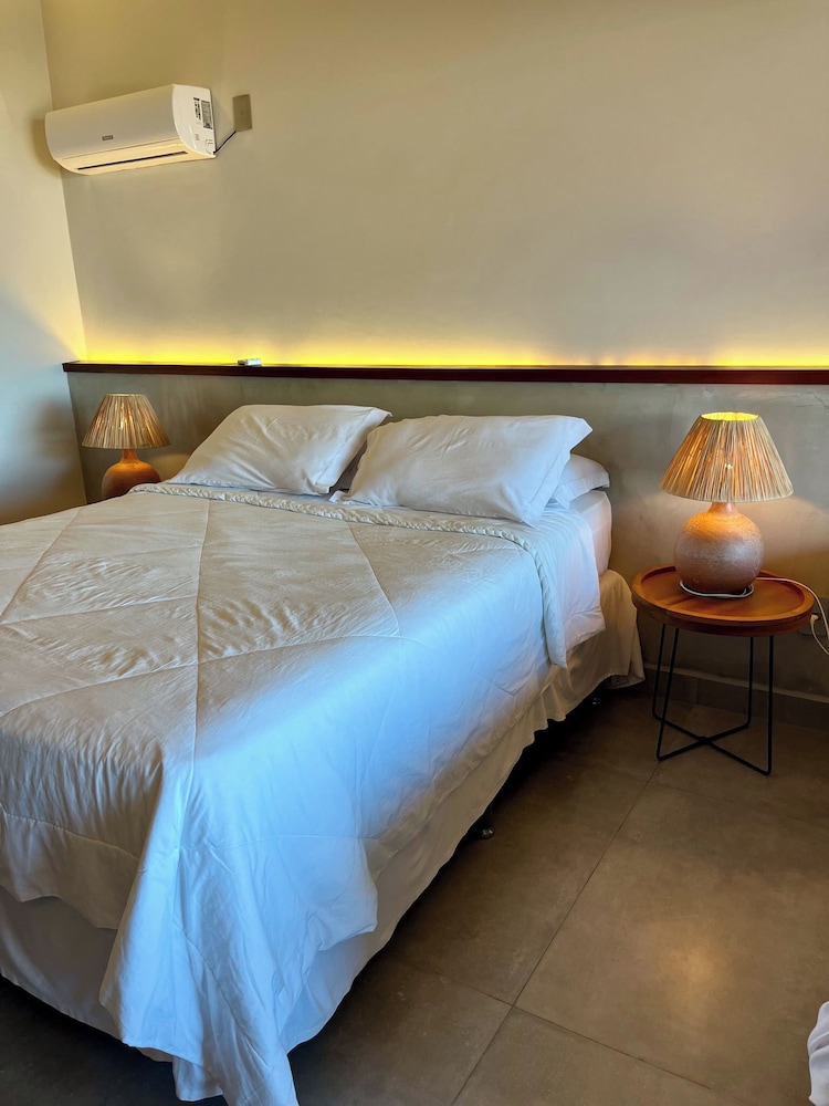 Deluxe Suite, Balcony, Ocean View thumbnail 6