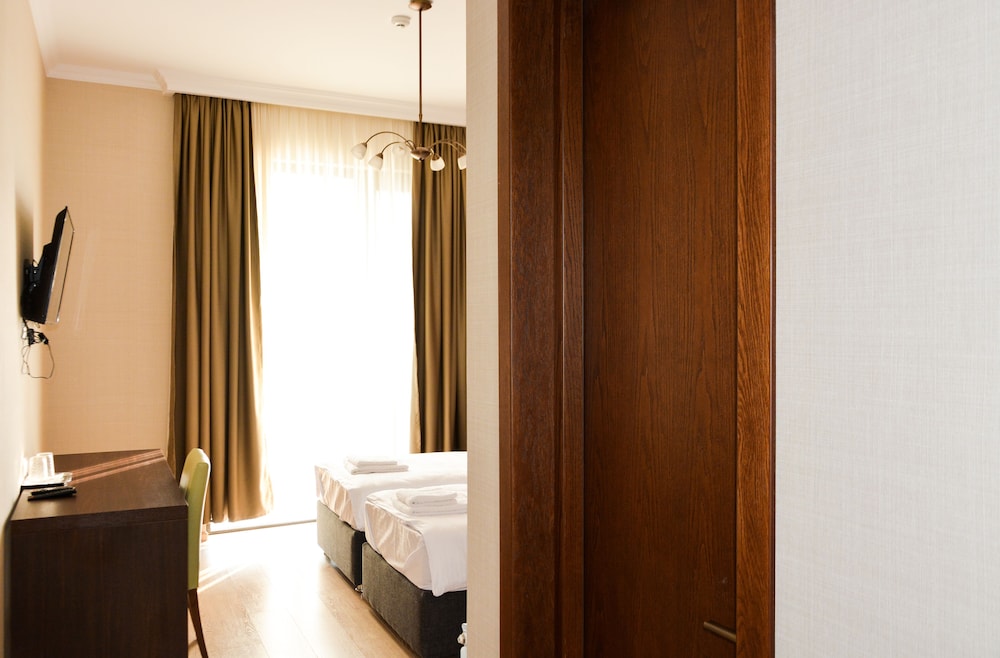 Deluxe Twin Room, Multiple Beds, City View photo 1