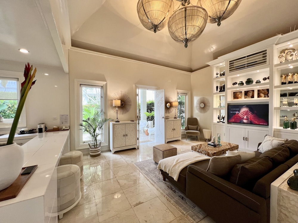 Luxury Apartment, 1 King Bed photo 1