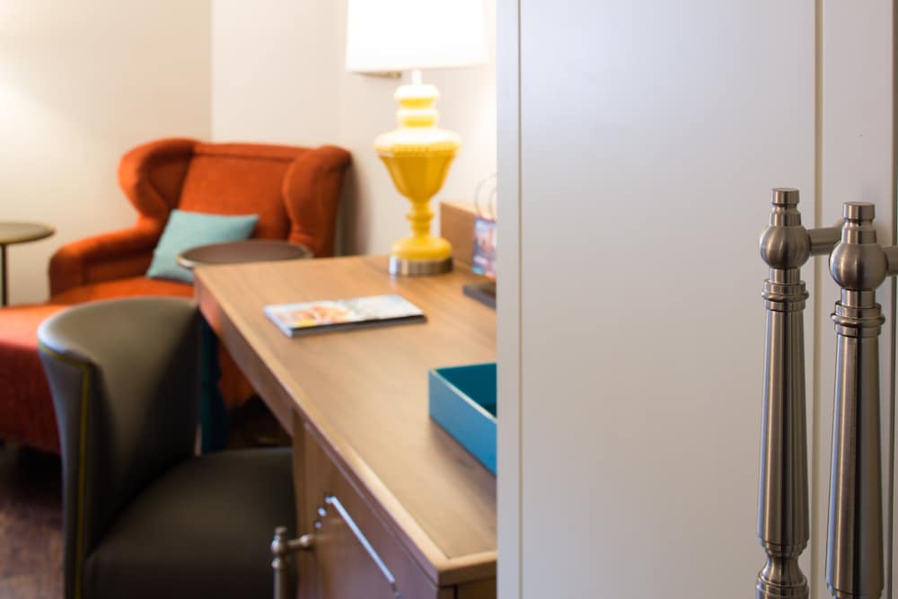 Room, 2 Queen Beds, Accessible - Photo 6