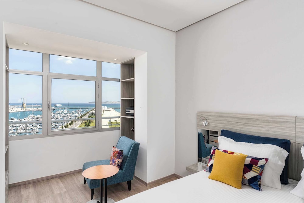 Superior Suite, Pool View - Photo 2