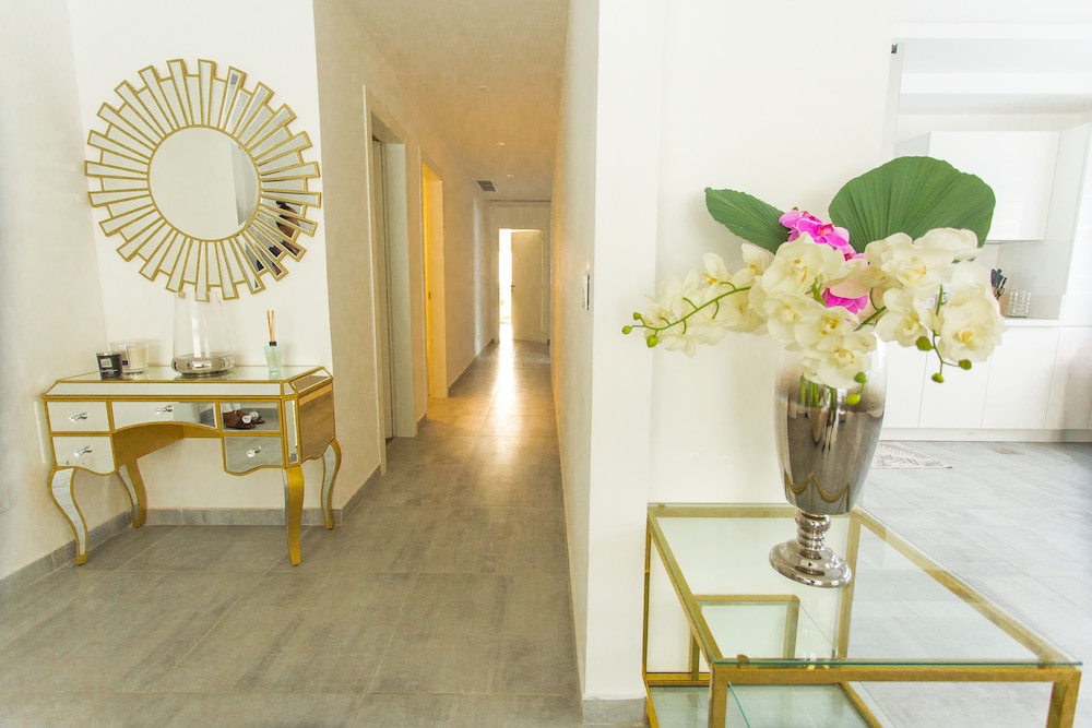 Exclusive Apartment, 2 Bedrooms, Ensuite - Photo 11