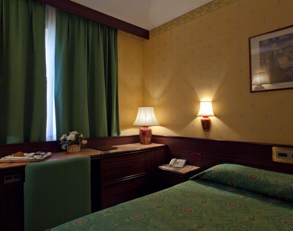 Room, Connecting Rooms