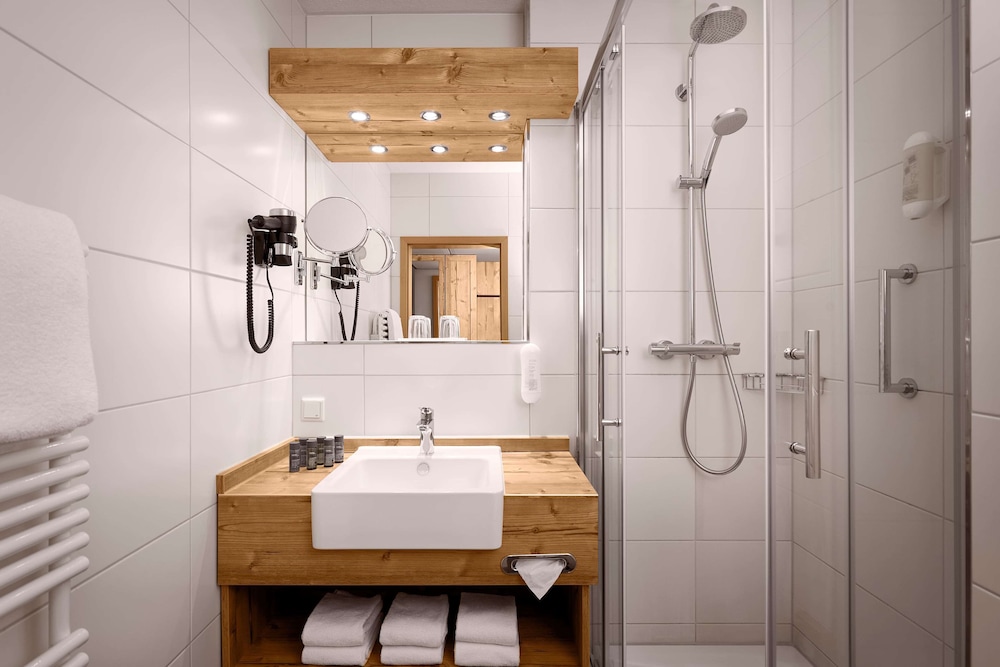 Standard Double or Twin Room - Photo 5