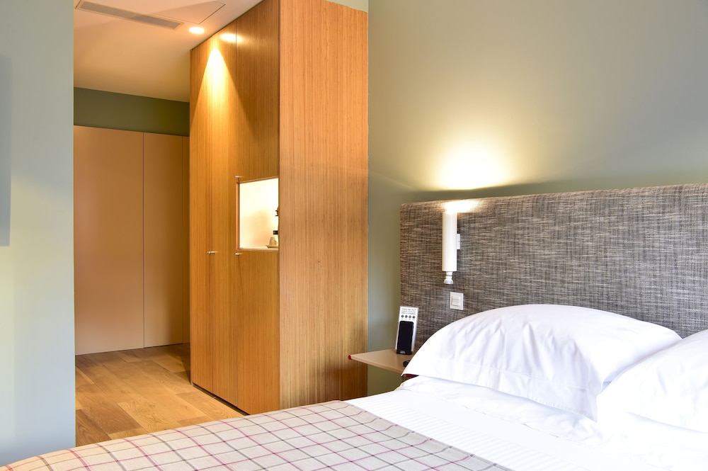 Penthouse, City View