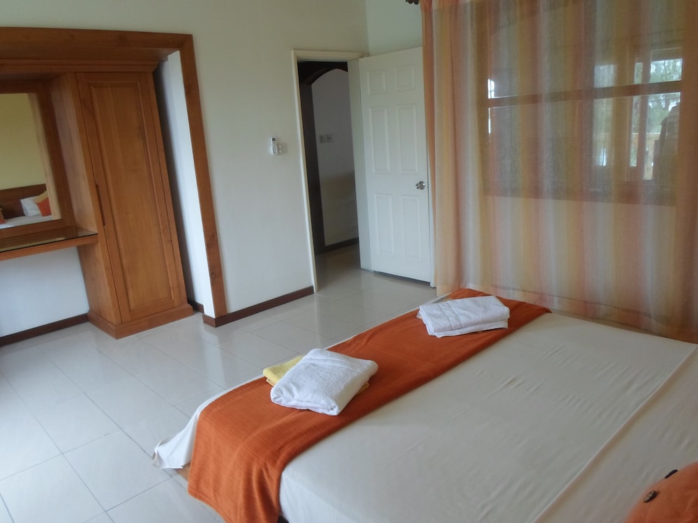 Exclusive Villa, 4 Bedrooms, Beach View photo 3