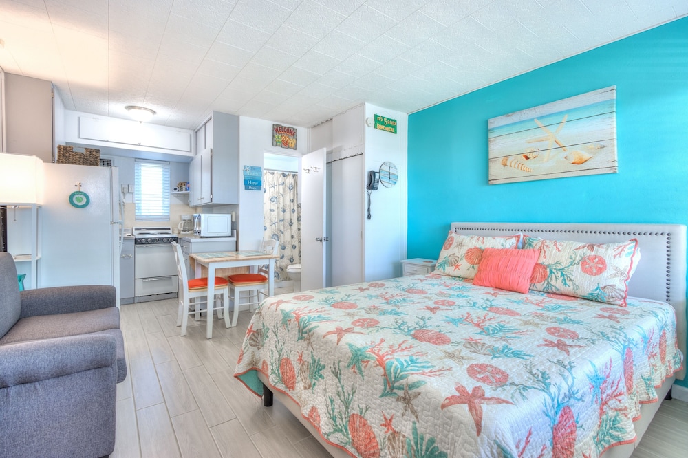 Condo, 1 Bedroom photo 2