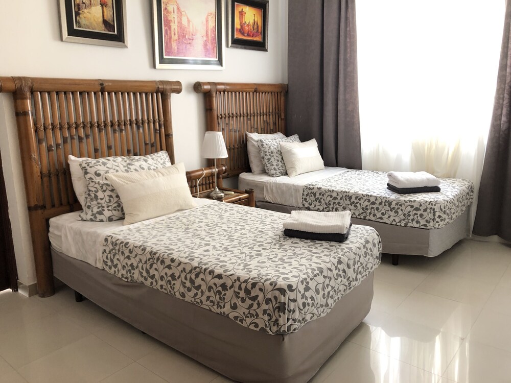 Deluxe Penthouse, 3 Bedrooms, Pool View, Beachfront