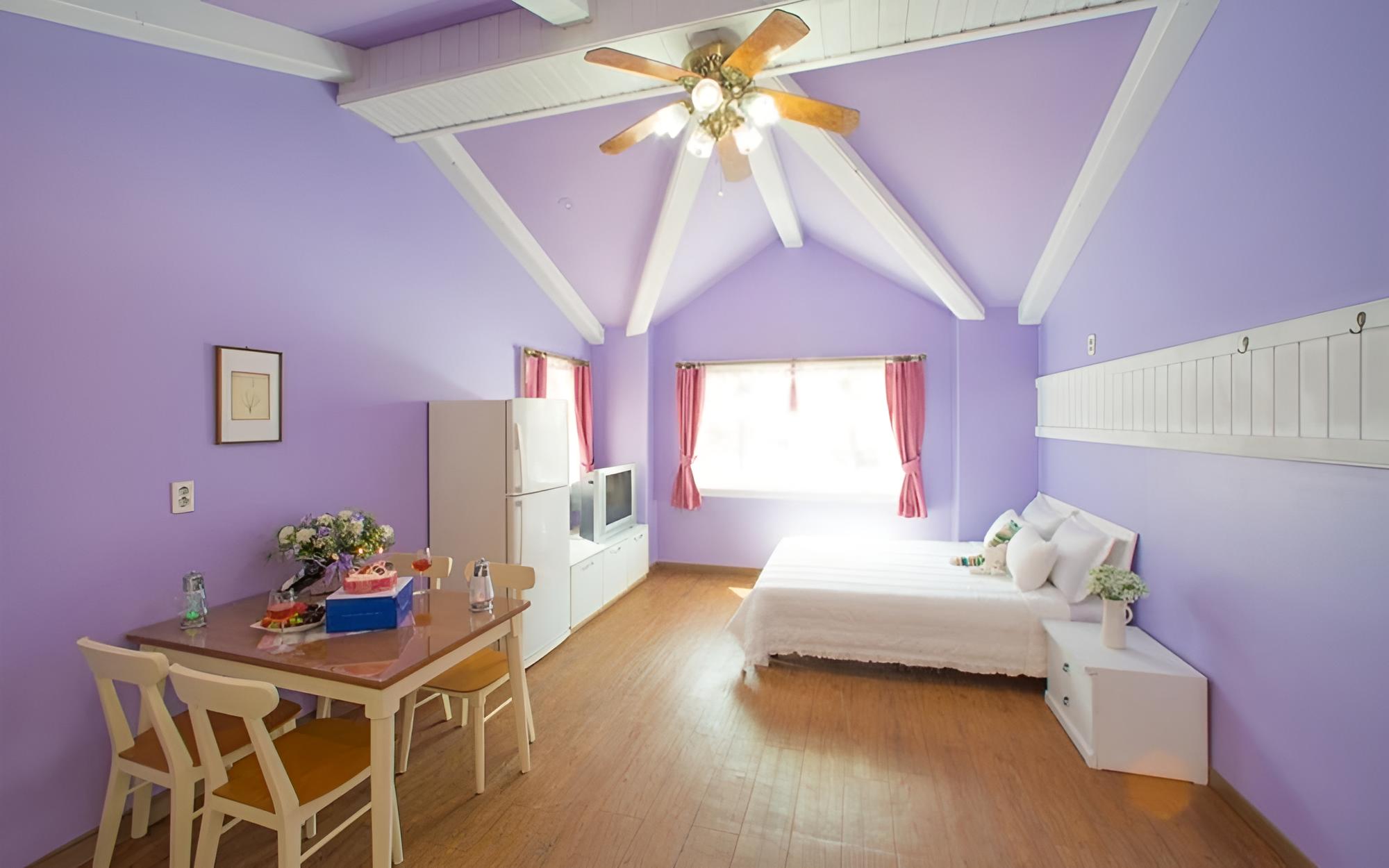 Room (A-Building 201#) photo 1