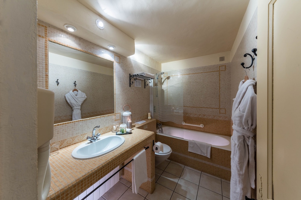 Traditional Double Room (Tradition) - Photo 6