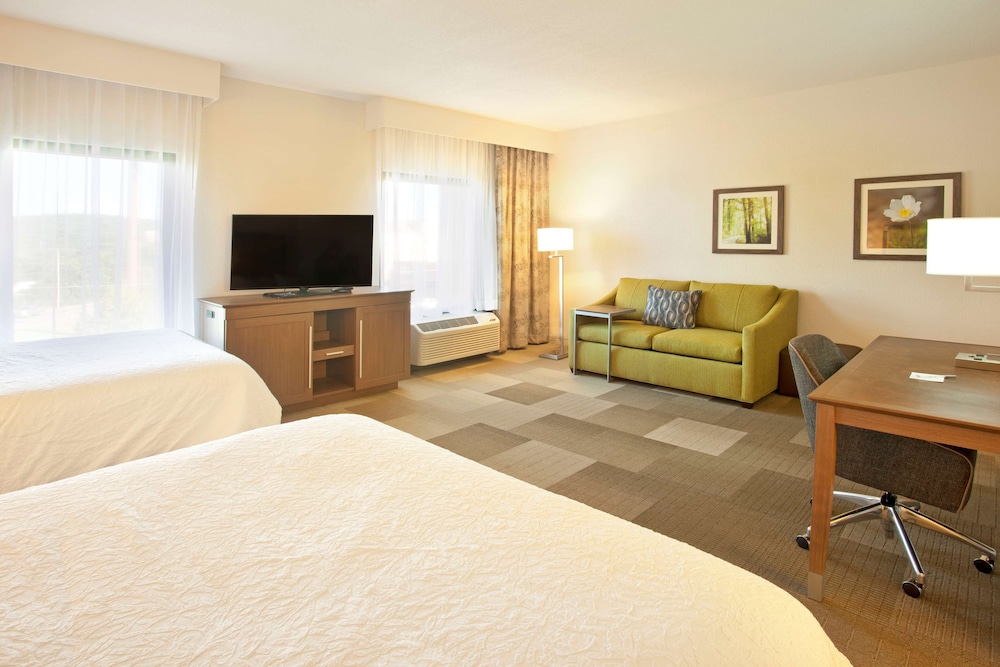 Suite, 2 Queen Beds, Non Smoking - Photo 2