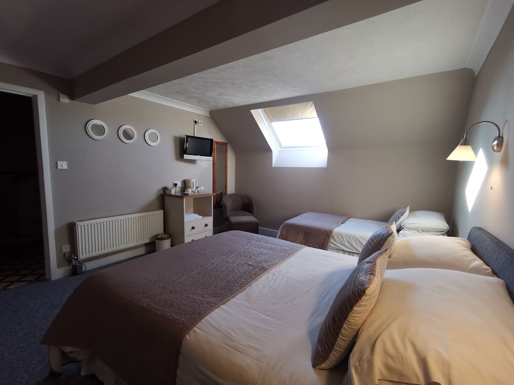 Triple Room, Accessible, Ensuite photo 3