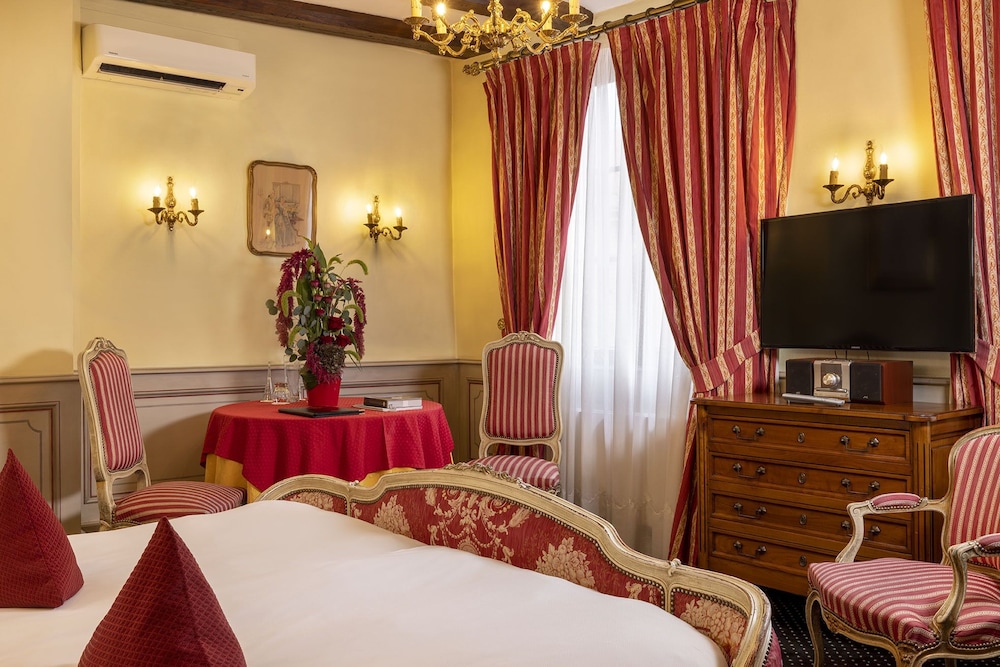 Deluxe Double Room, Jetted Tub photo 3