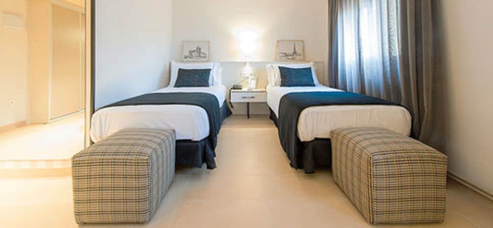 Standard Room, 2 Twin Beds photo 3