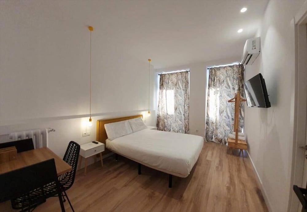 Deluxe Double Room, 1 Double Bed - Photo 7