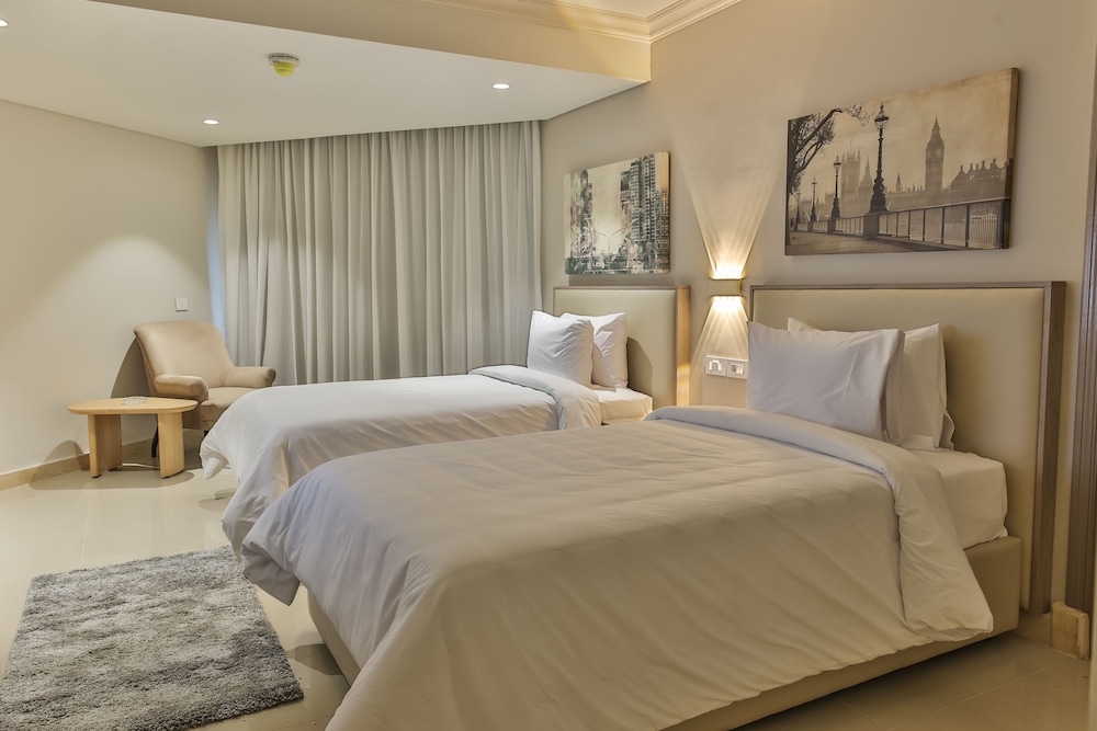 Junior Suite, 2 Twin Beds (Sea Side View) - Photo 4