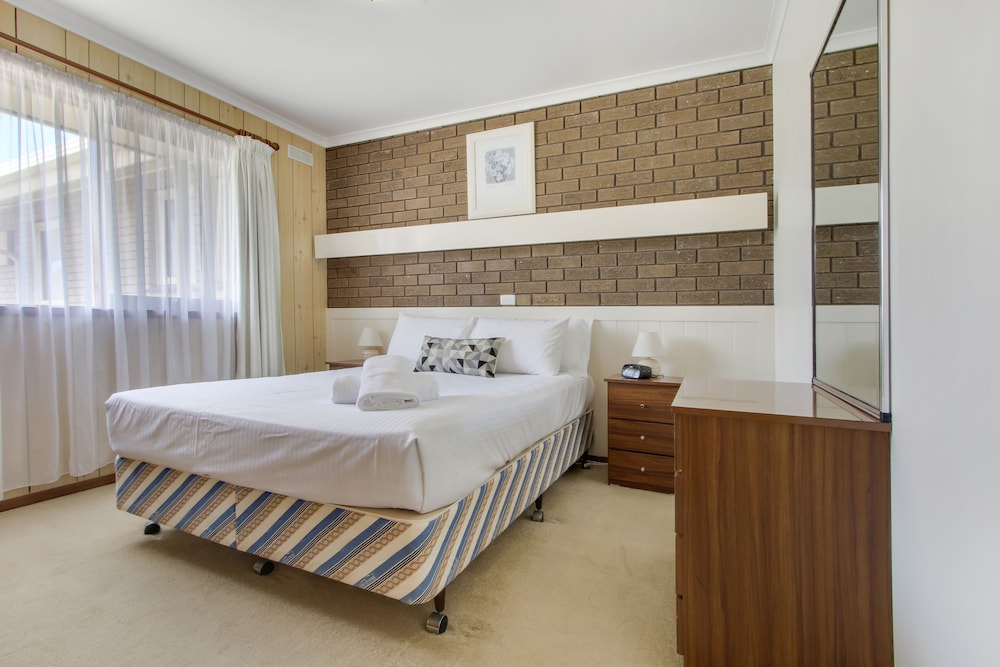 3 Bedroom Unit photo 1