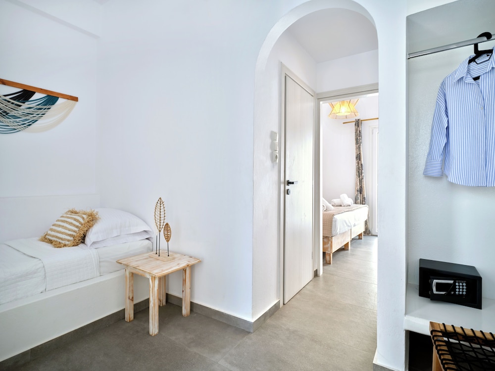 Superior Triple Room, 1 Bedroom - Photo 9