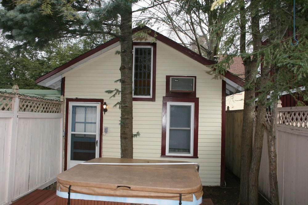 Cottage, Ensuite, Courtyard View (The Lightkeeper's Cottage)
