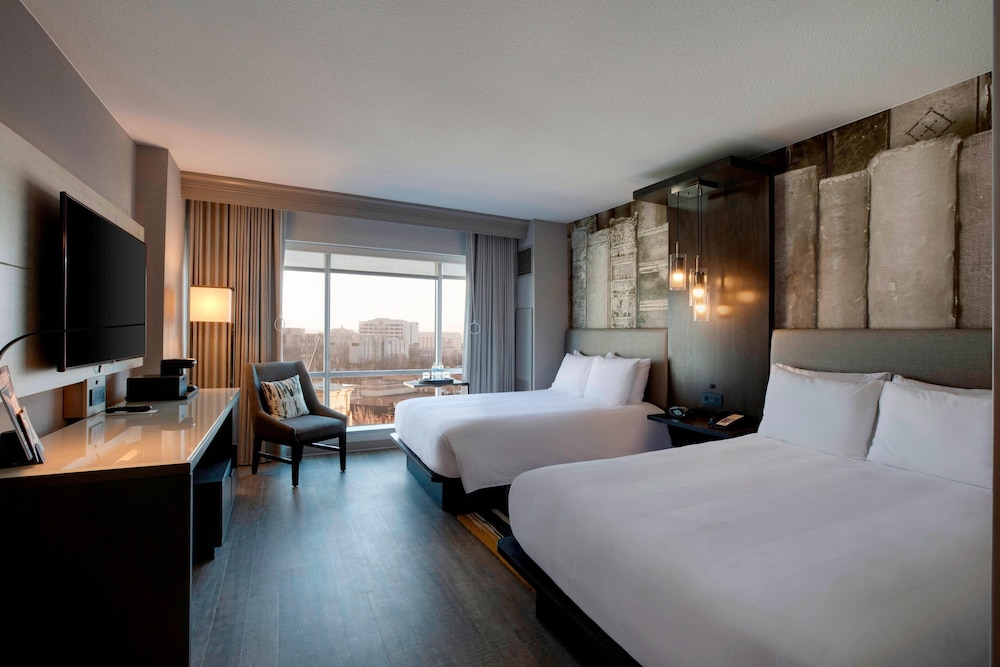 Club Room, 2 Queen Beds - Photo 1