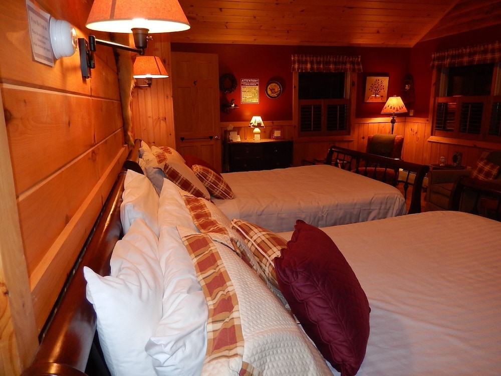 Deluxe Single Room, Fireplace (Bear Room) photo 1