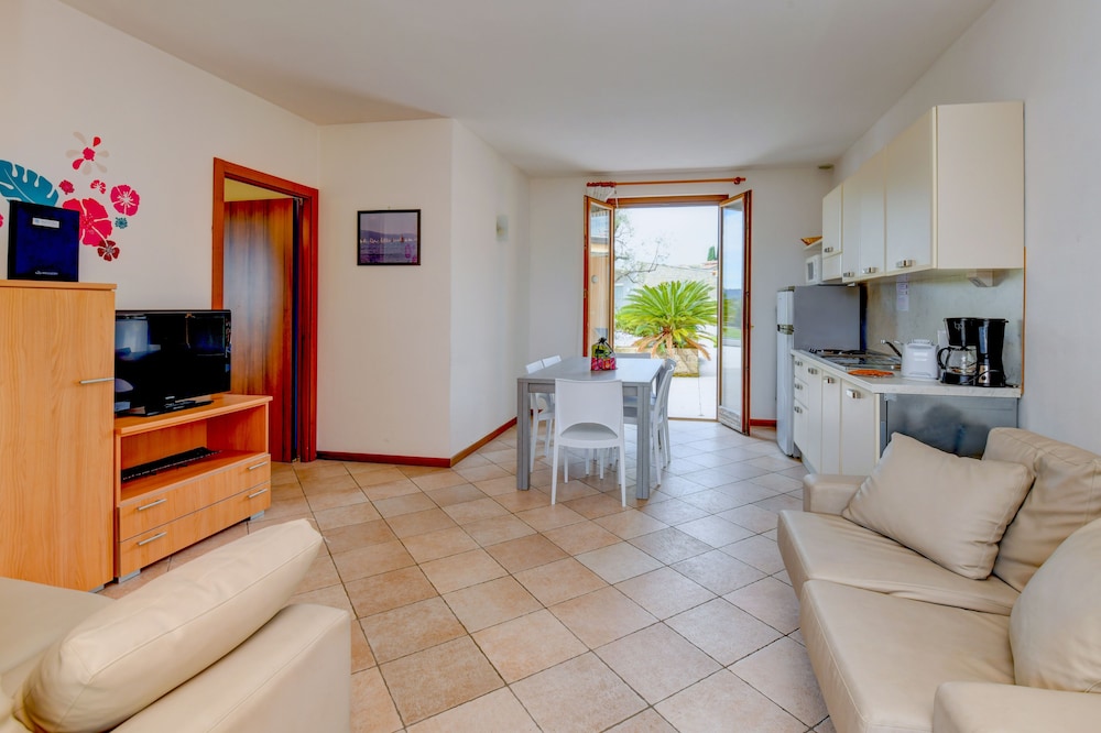 Standard Apartment, 3 Bedrooms photo 2