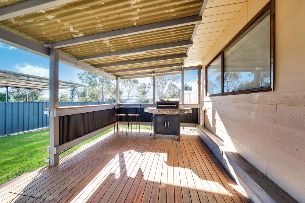 Standard 2 Bedroom House - Not Pet Friendly photo 2