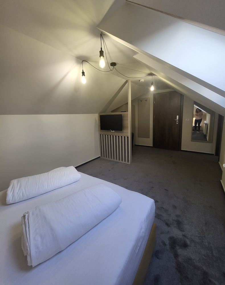 Economy Room photo 3