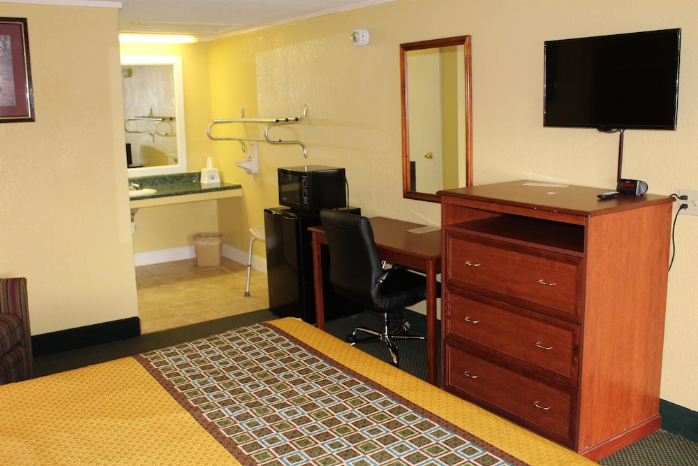 Room, 1 King Bed, Accessible, Non Smoking - Photo 3