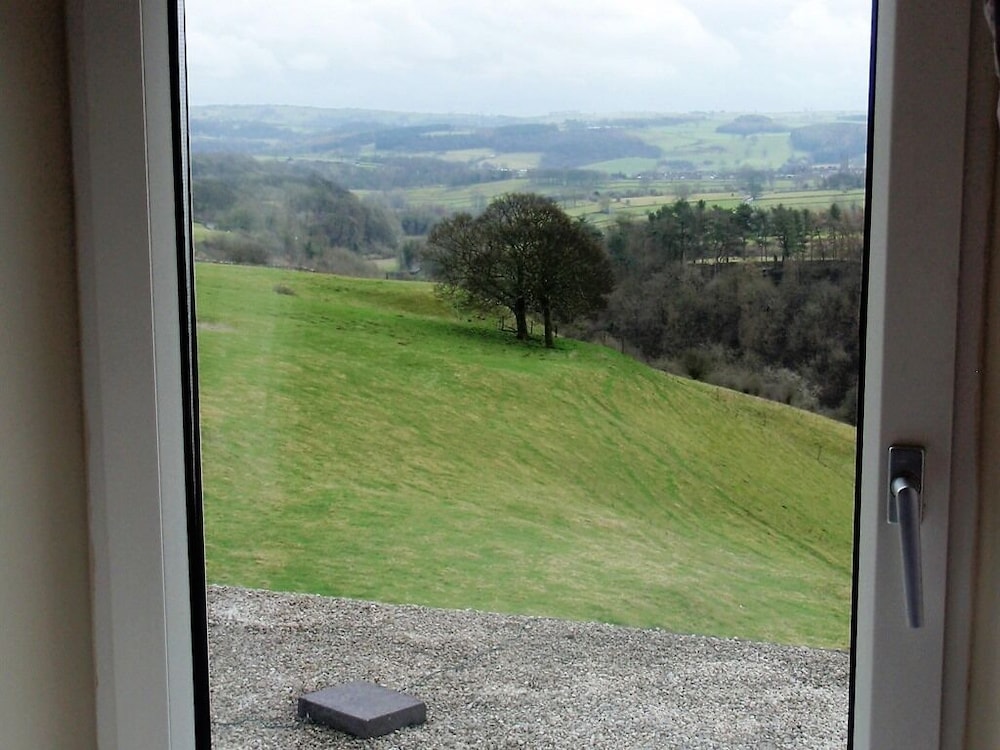 Double or Twin Room, Ensuite (view of the Dales) photo 2