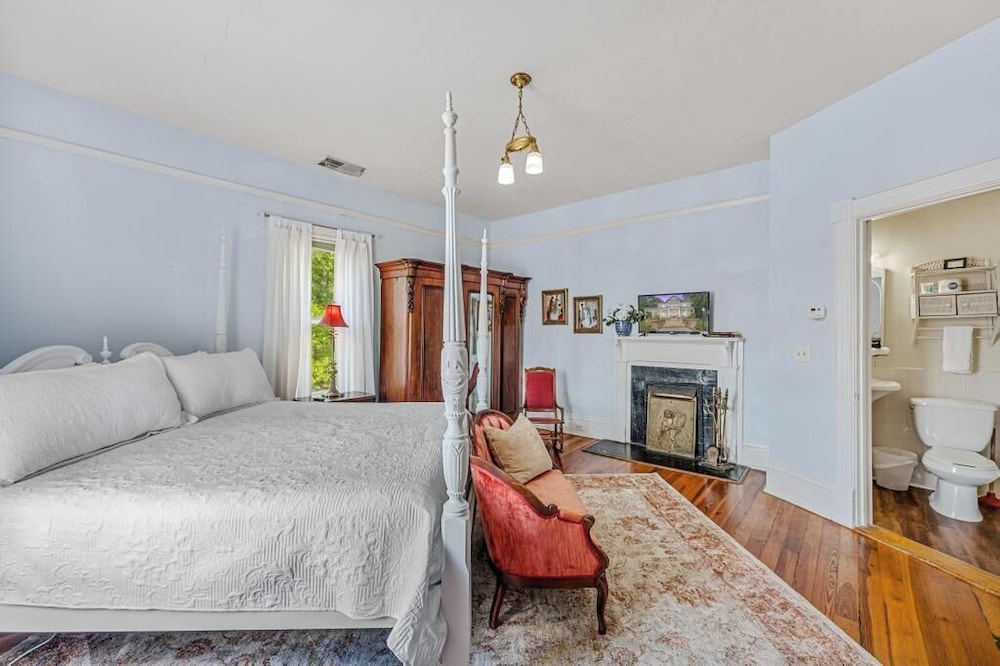 Comfort Room photo 2