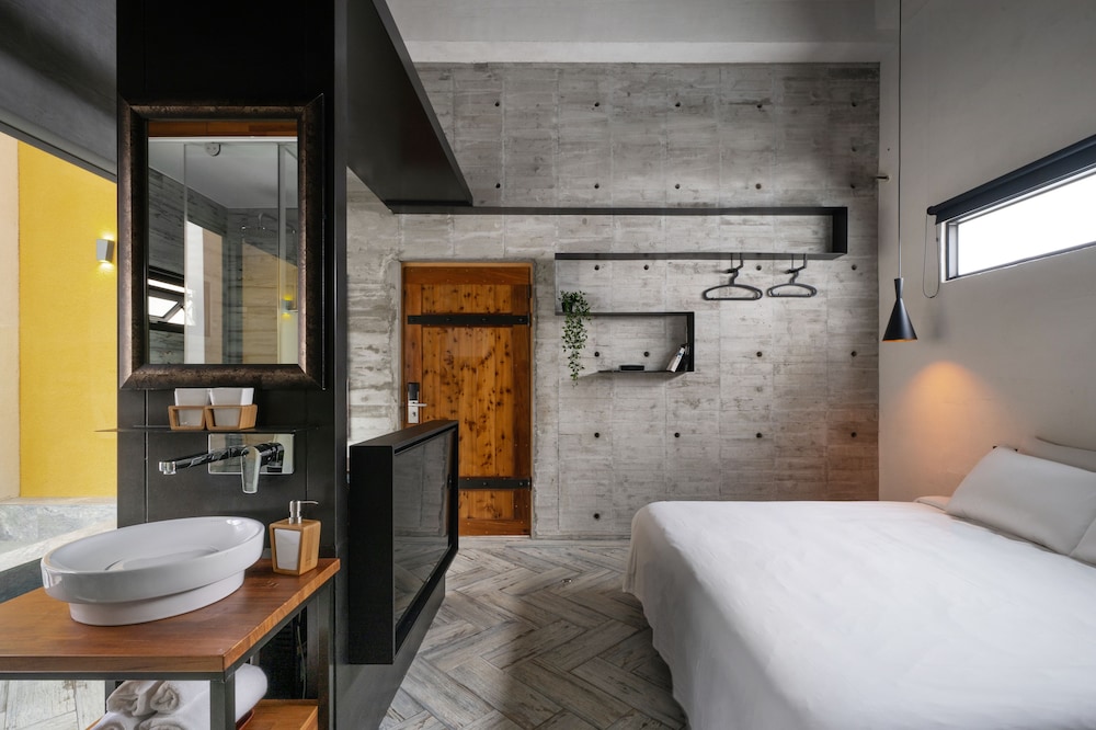 Luxury Double Room, 1 King Bed (VIP2)