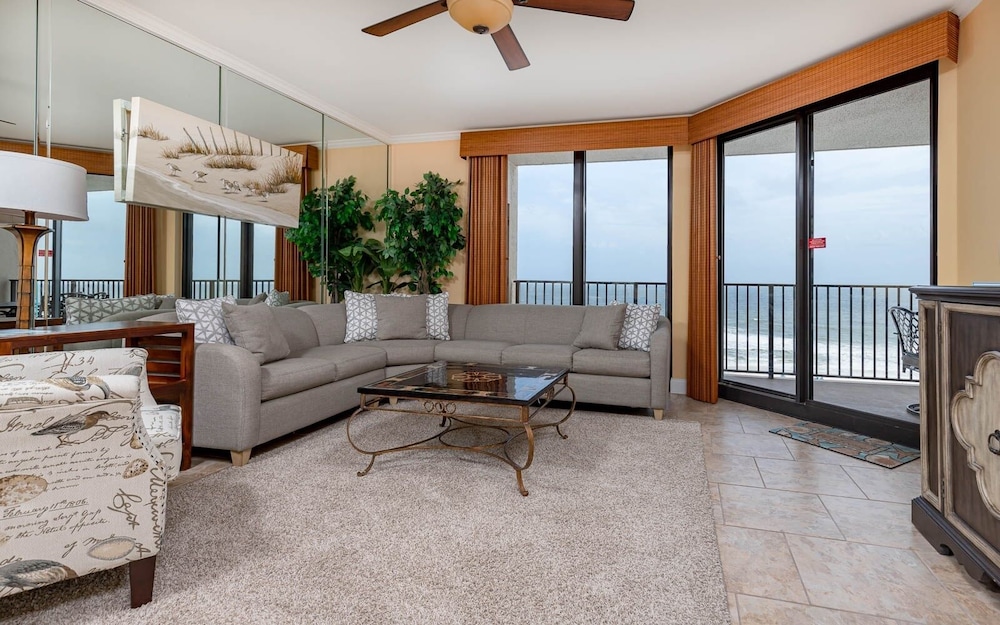 Condo, 3 Bedrooms