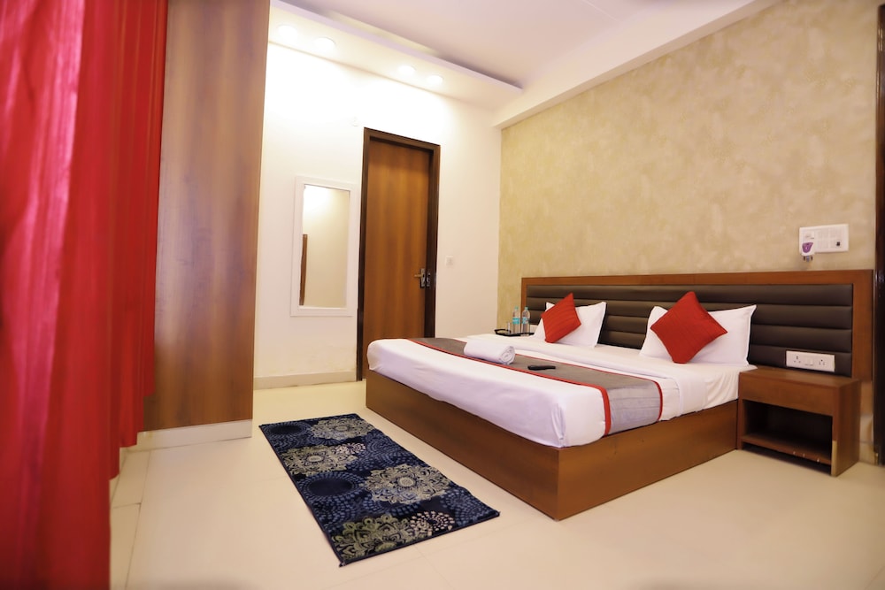 Deluxe Room - Photo 1