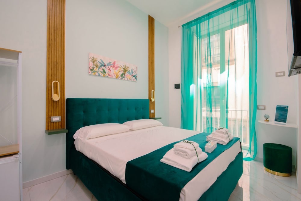 Deluxe Triple Room, City View