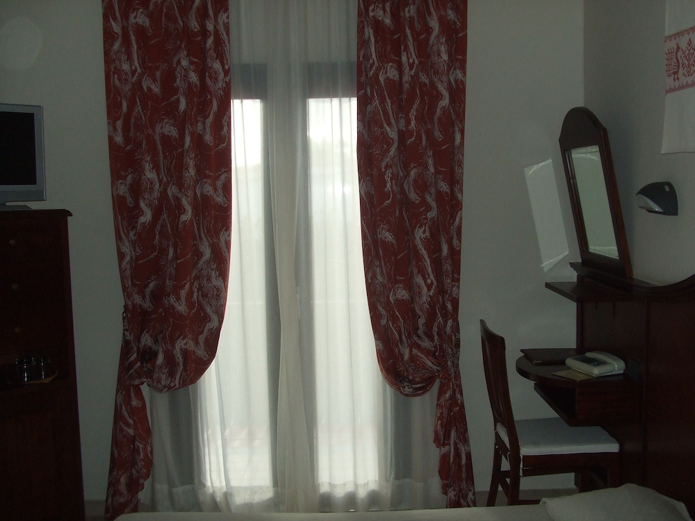 Economy Double Room photo 2